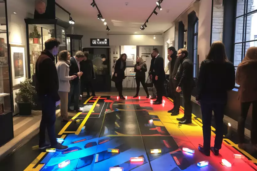 team building jeu de piste digital marais paris activite immersive renforcer equipe 2 1