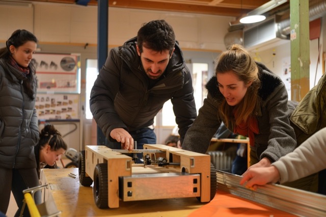 atelier team building mousetrap car toulouse 2 Moyenne
