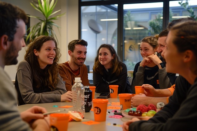 chain reaction team building collaboration teamwork 2