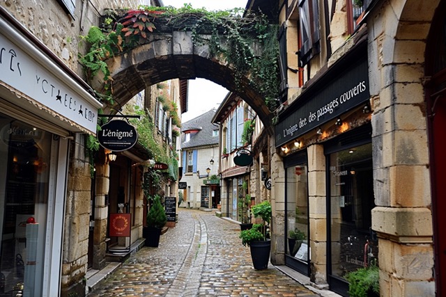 jeu piste engage rse montreuil team building 1