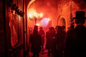 murder party team building chateau canon 1