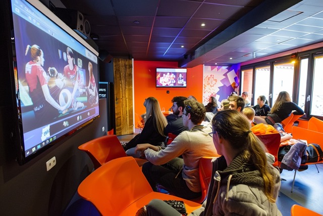 quiz room team building poitiers renforcez cohesion equipe 1