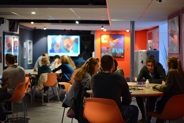 quiz room team building poitiers renforcez cohesion equipe 2