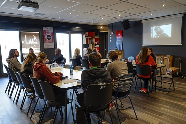 quiz room team building poitiers renforcez cohesion equipe 4