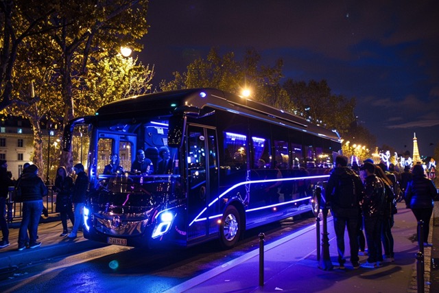 team building mini bus party paris renforcer cohesion equipe 2